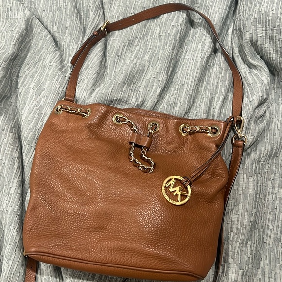 Michael Kors Frankie Large Drawstring Convertible Shoulder Tote - Picture 1 of 11